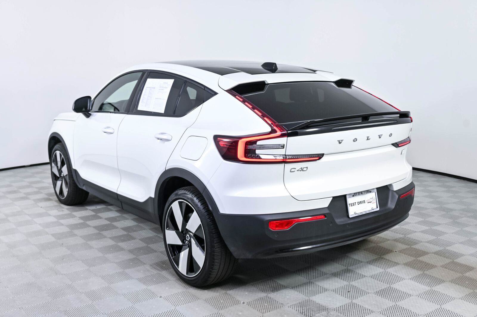 Certified 2024 Volvo C40 Recharge Ultimate AWD/4WD image 3