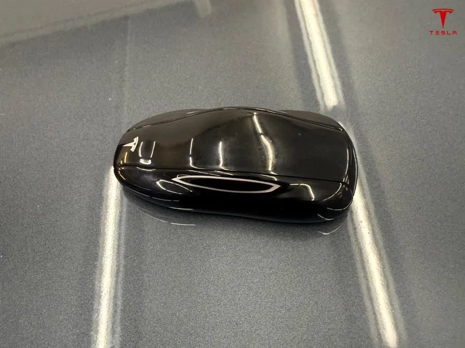 Used 2013 Tesla Model S Performance RWD image 30