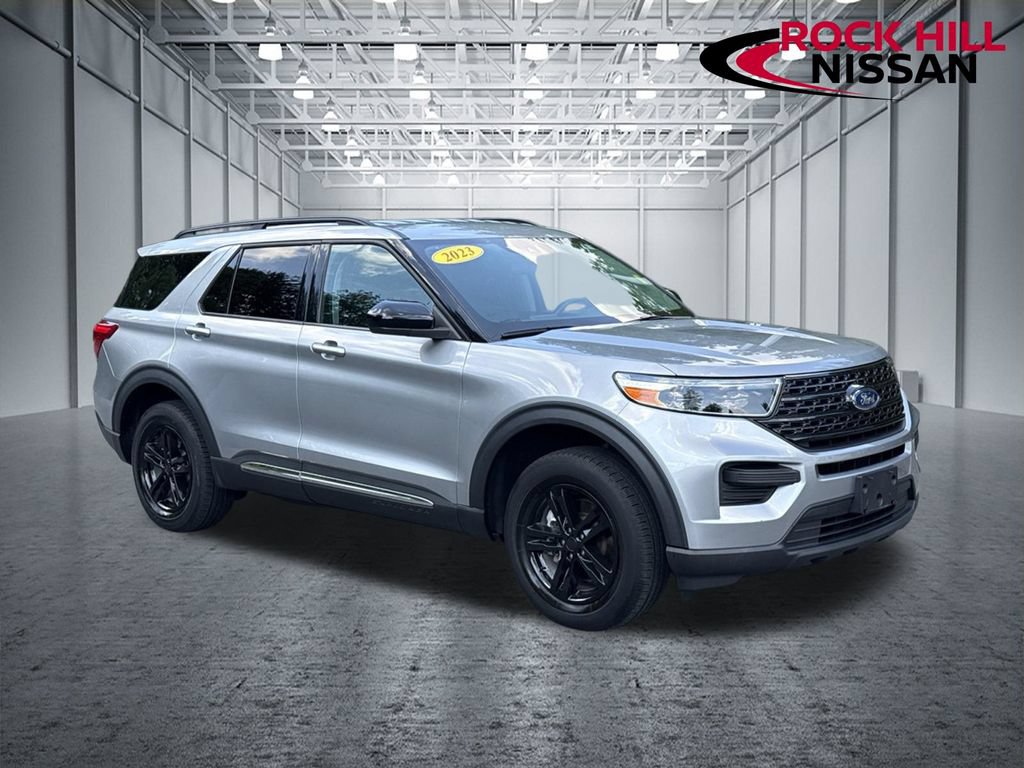 Used 2023 Ford Explorer XLT AWD/4WD image 1