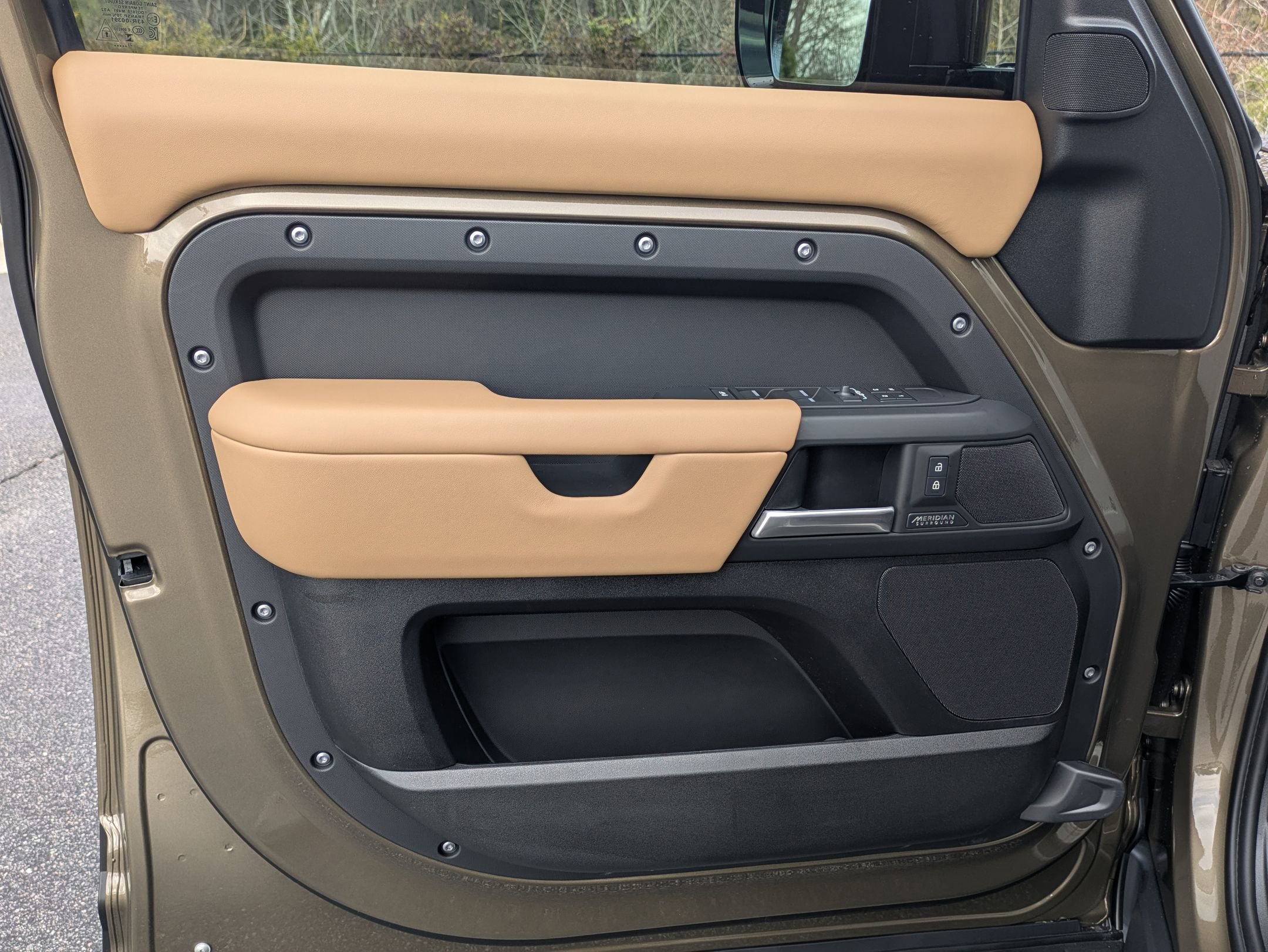 New 2026 Land Rover Defender 110 X-Dynamic SE image 21