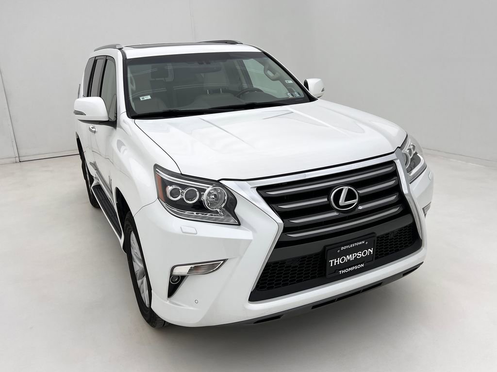 Used 2019 Lexus GX 460 image 3