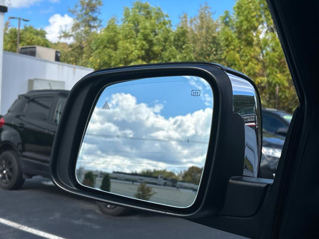 Used 2017 Jeep Grand Cherokee Limited image 35