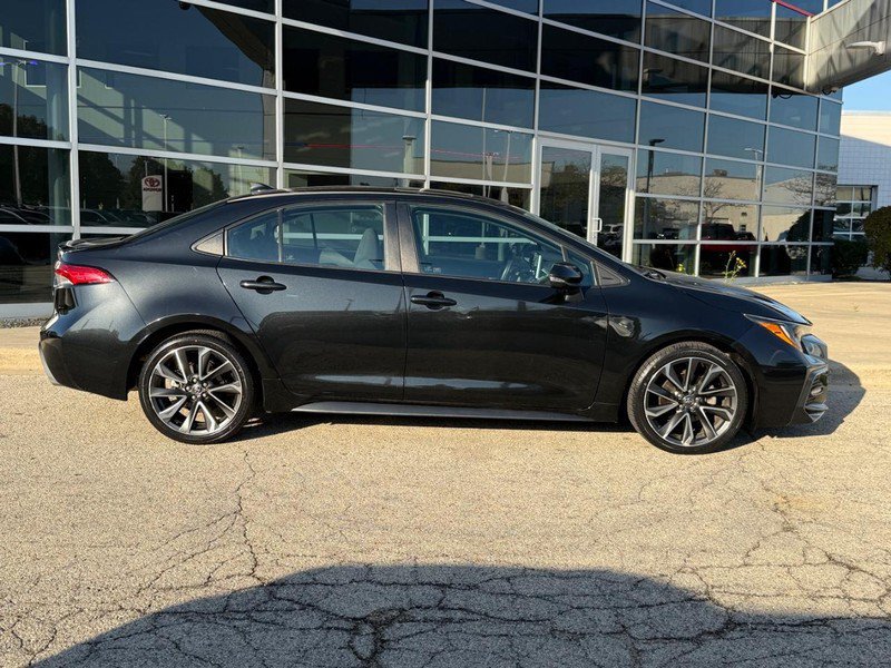 Used 2020 Toyota Corolla SE w/ SE Premium Package FWD image 2