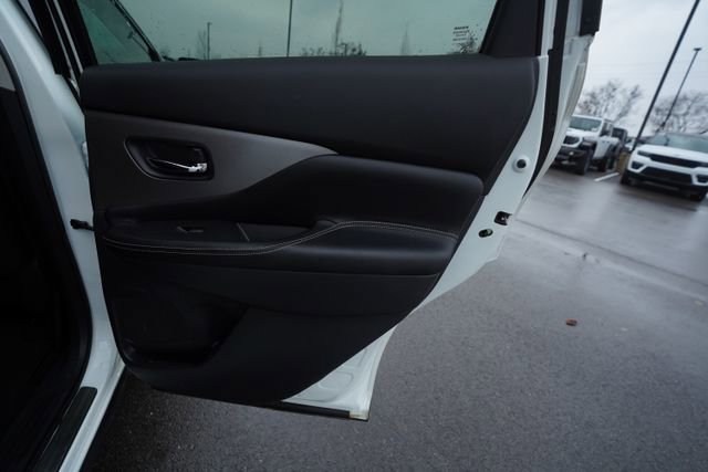 Used 2024 Nissan Murano SV w/ SV Midnight Edition Package image 23