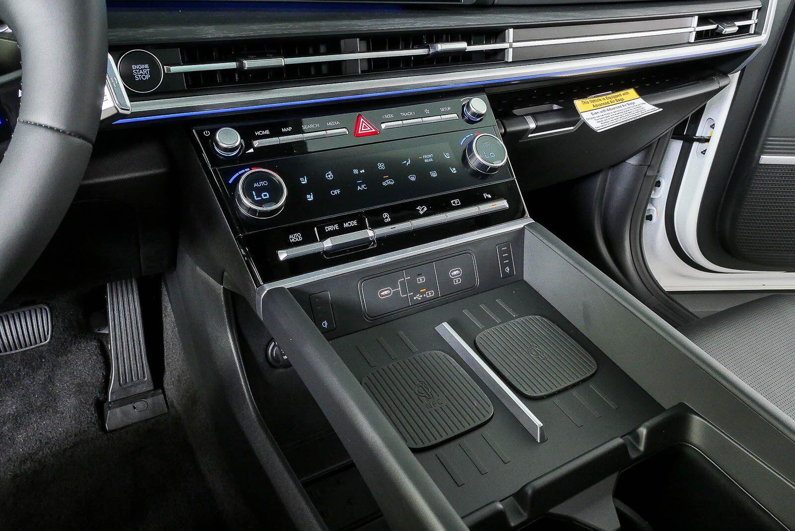 New 2026 Hyundai Santa Fe Limited FWD image 18