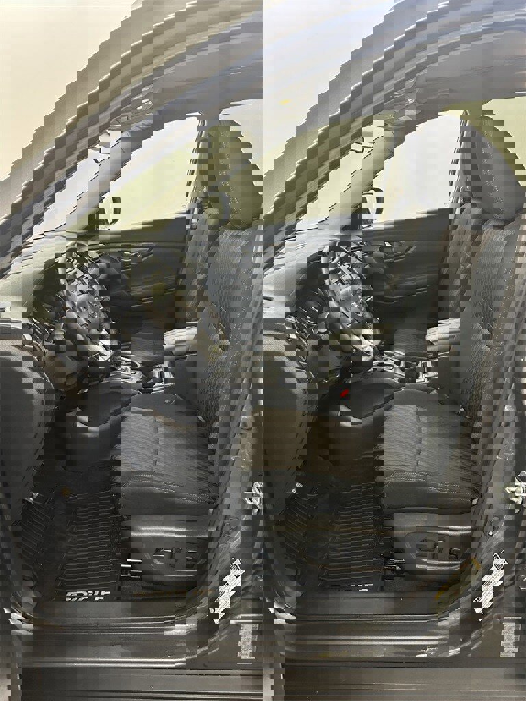 Used 2018 Nissan Rogue SV w/ Sun & Sound Touring Package image 11