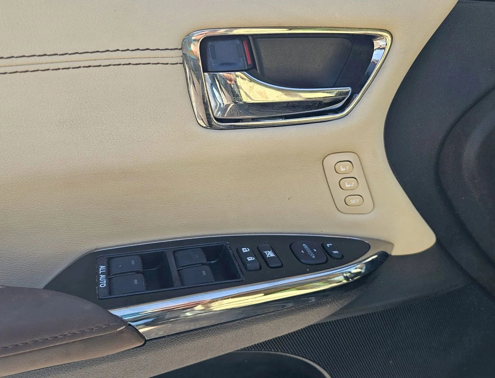 Used 2014 Toyota Avalon Limited FWD image 21