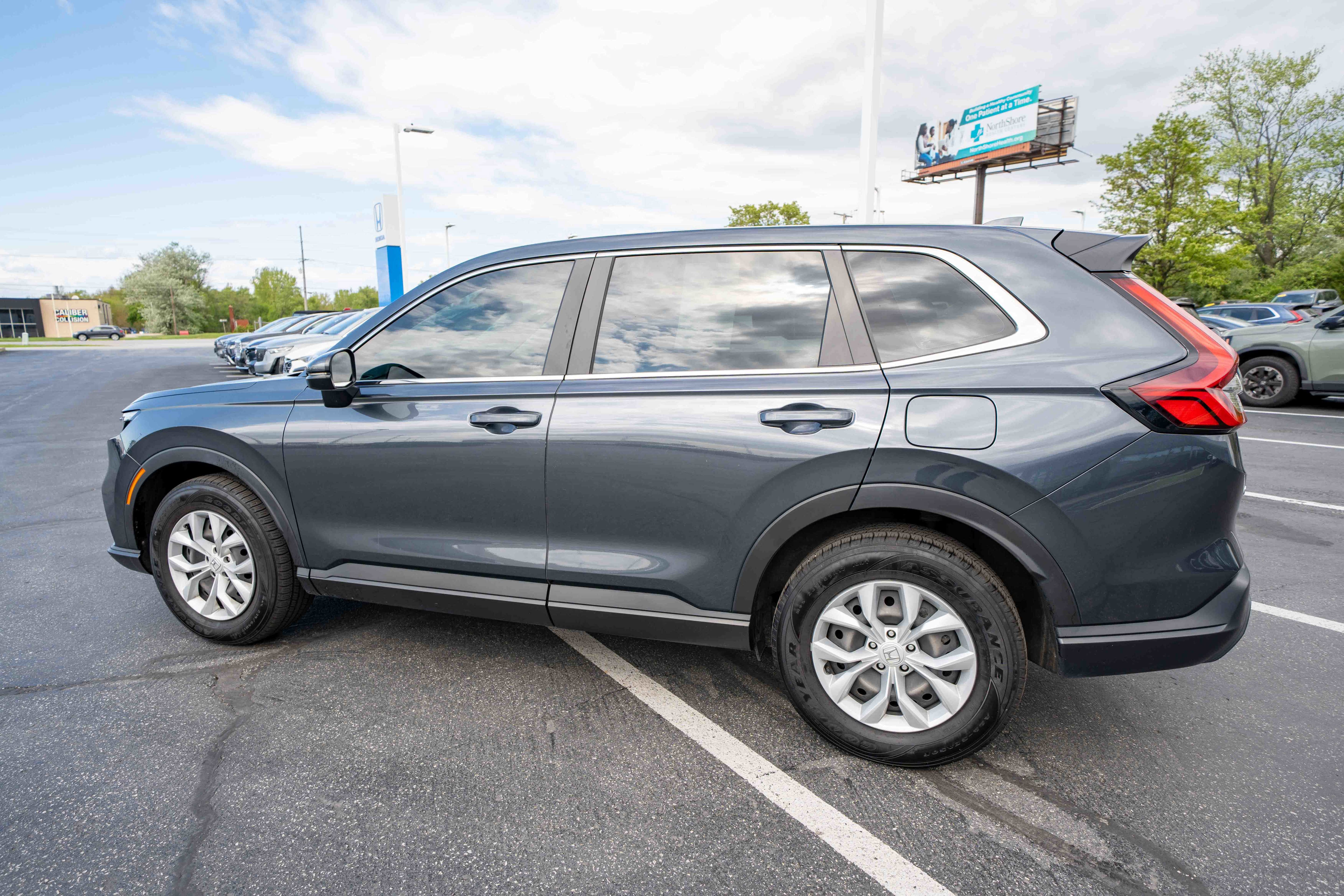 Used 2023 Honda CR-V LX image 4