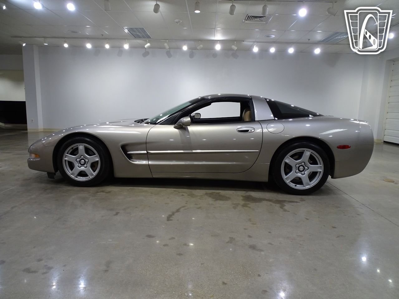 Used 1998 Chevrolet Corvette Coupe w/ Roof Pkg image 7
