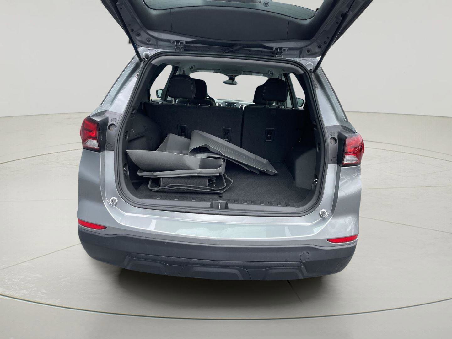 Used 2023 Chevrolet Equinox LS FWD image 9