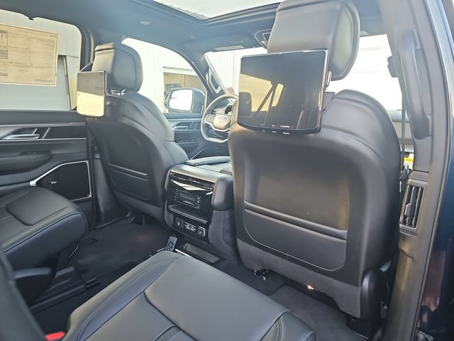 New 2026 Jeep Grand Wagoneer L Limited AWD/4WD image 32