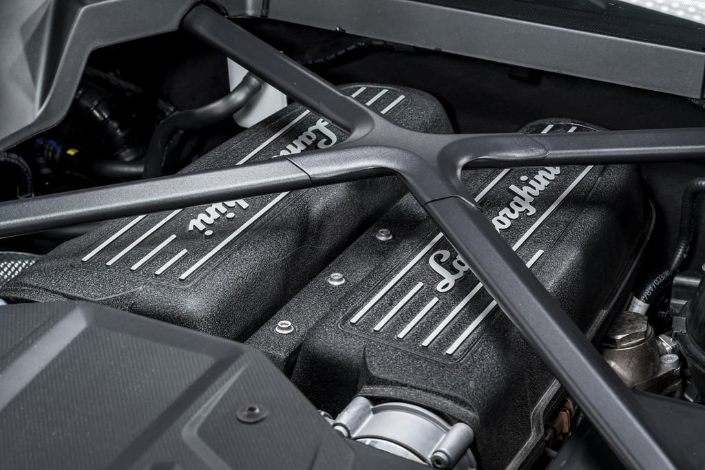 Used 2022 Lamborghini Huracan EVO RWD image 55