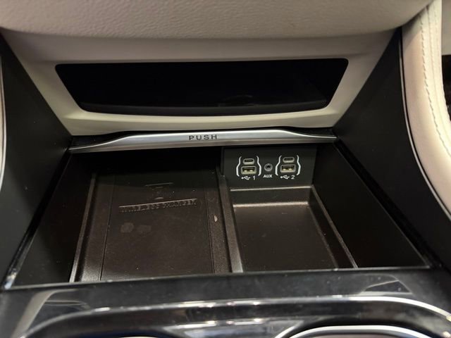 Used 2024 Chrysler Pacifica Limited image 31