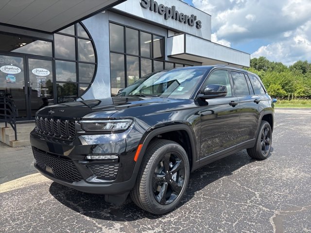 New 2025 Jeep Grand Cherokee Limited w/ Black Appearance Package image 2