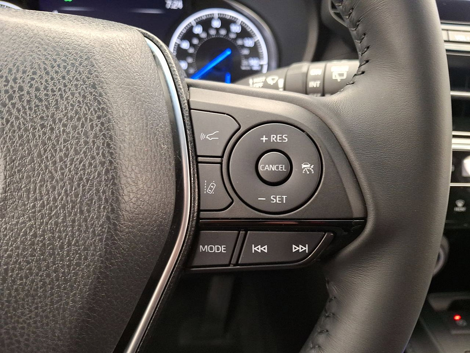 Certified 2023 Toyota Venza XLE image 18