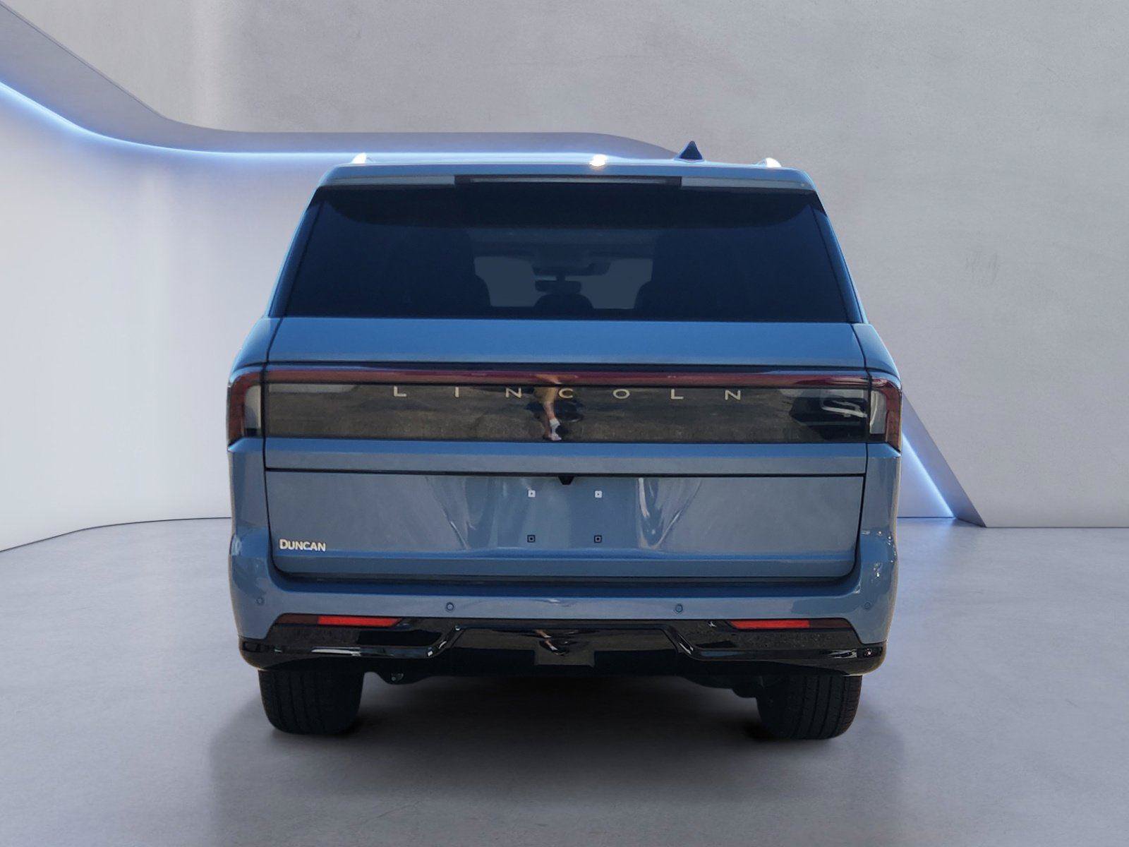 Used 2025 Lincoln Navigator L Reserve AWD/4WD image 4