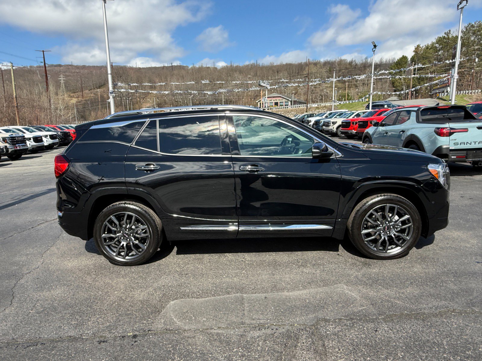 Used 2024 GMC Terrain Denali w/ Black Diamond Edition image 6