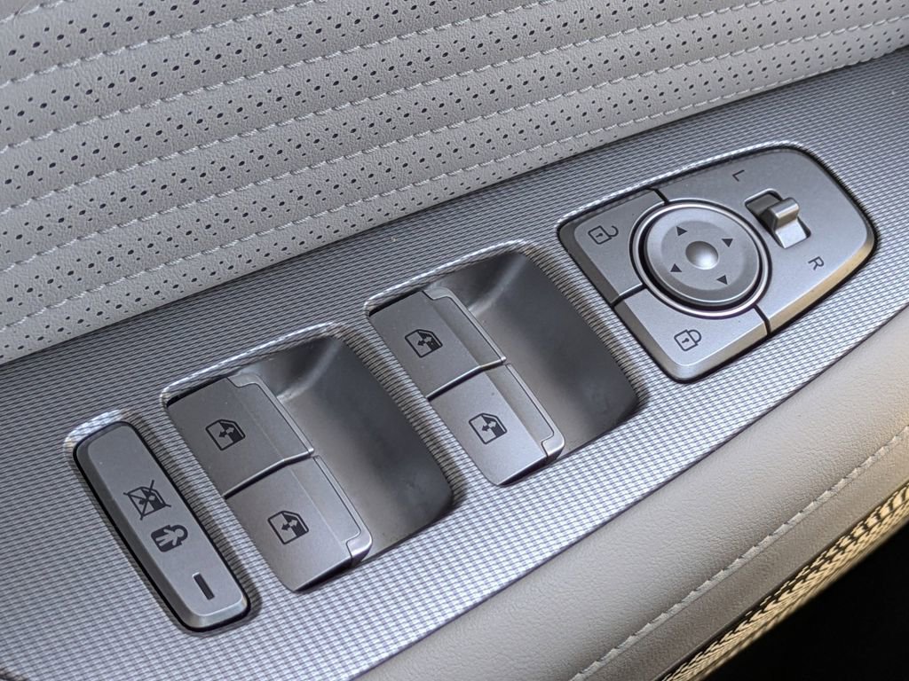 Used 2023 Hyundai Palisade Calligraphy image 27