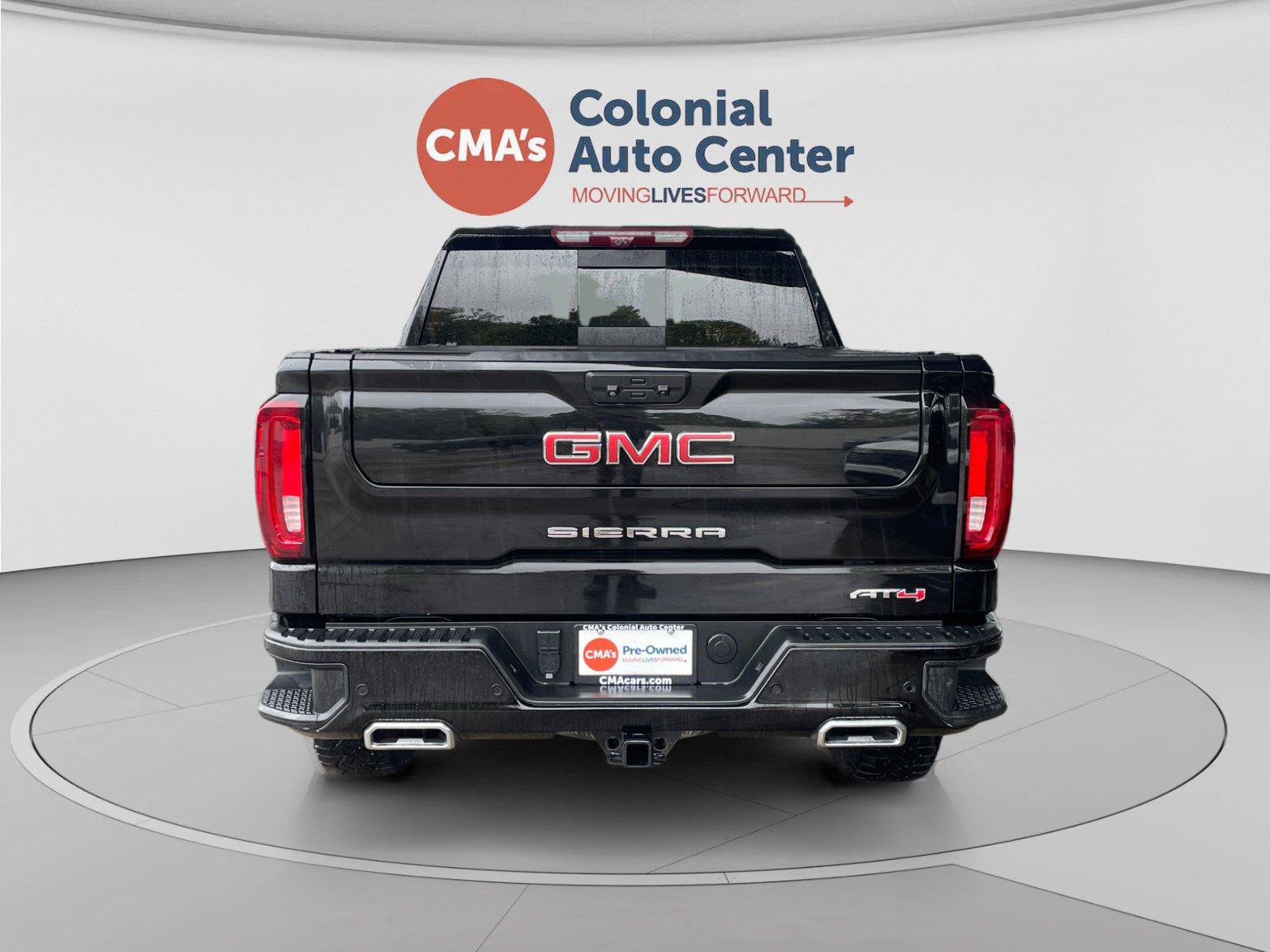 Used 2023 GMC Sierra 1500 AT4 w/ Technology Package AWD/4WD image 4