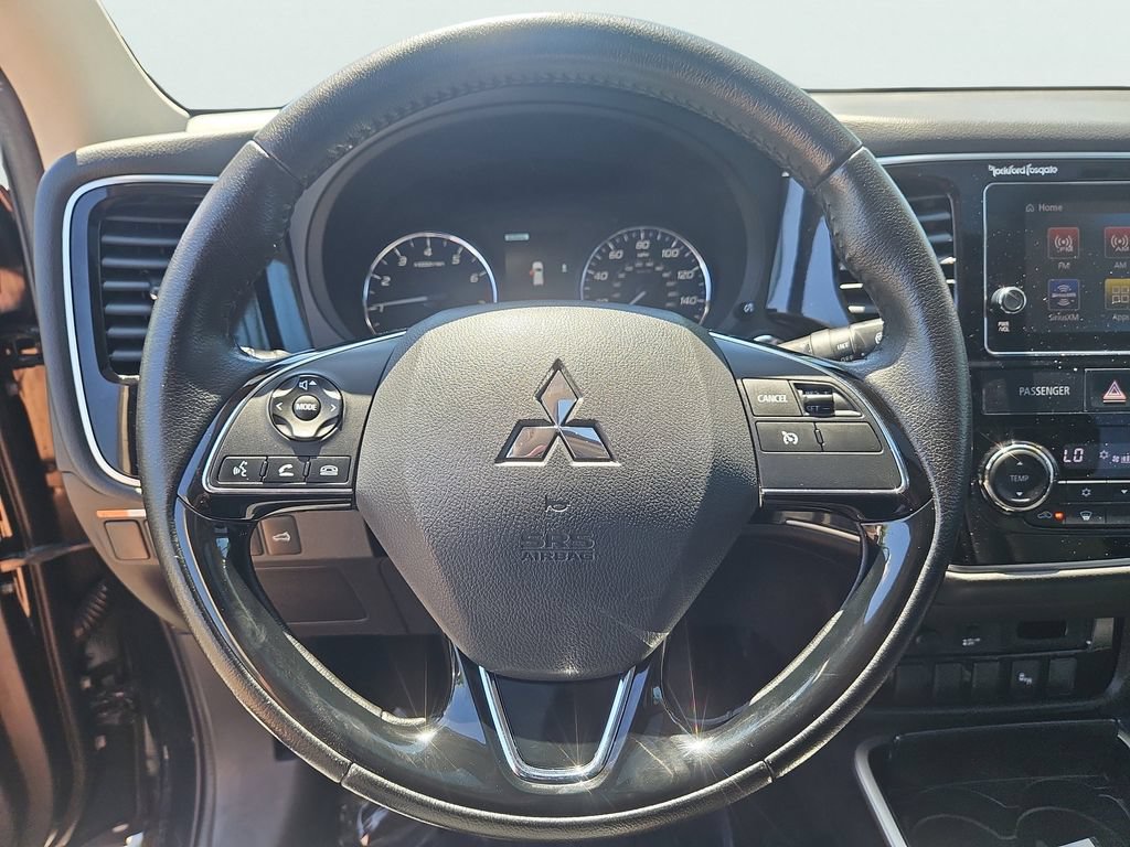 Used 2017 Mitsubishi Outlander SEL AWD/4WD image 27