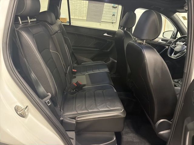 Used 2024 Volkswagen Tiguan SEL R-Line image 17