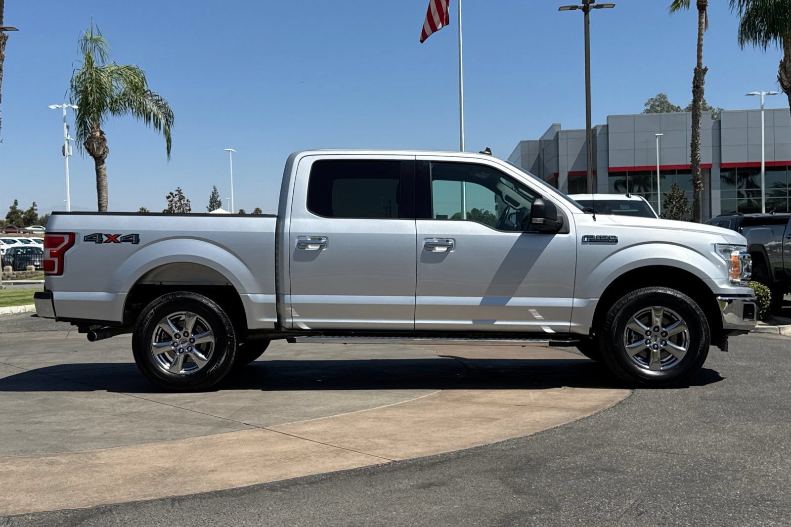 Used 2019 Ford F150 XLT w/ Equipment Group 302A Luxury AWD/4WD image 3