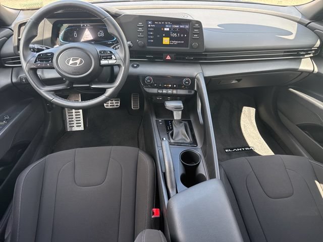 Used 2025 Hyundai Elantra Sport FWD image 4