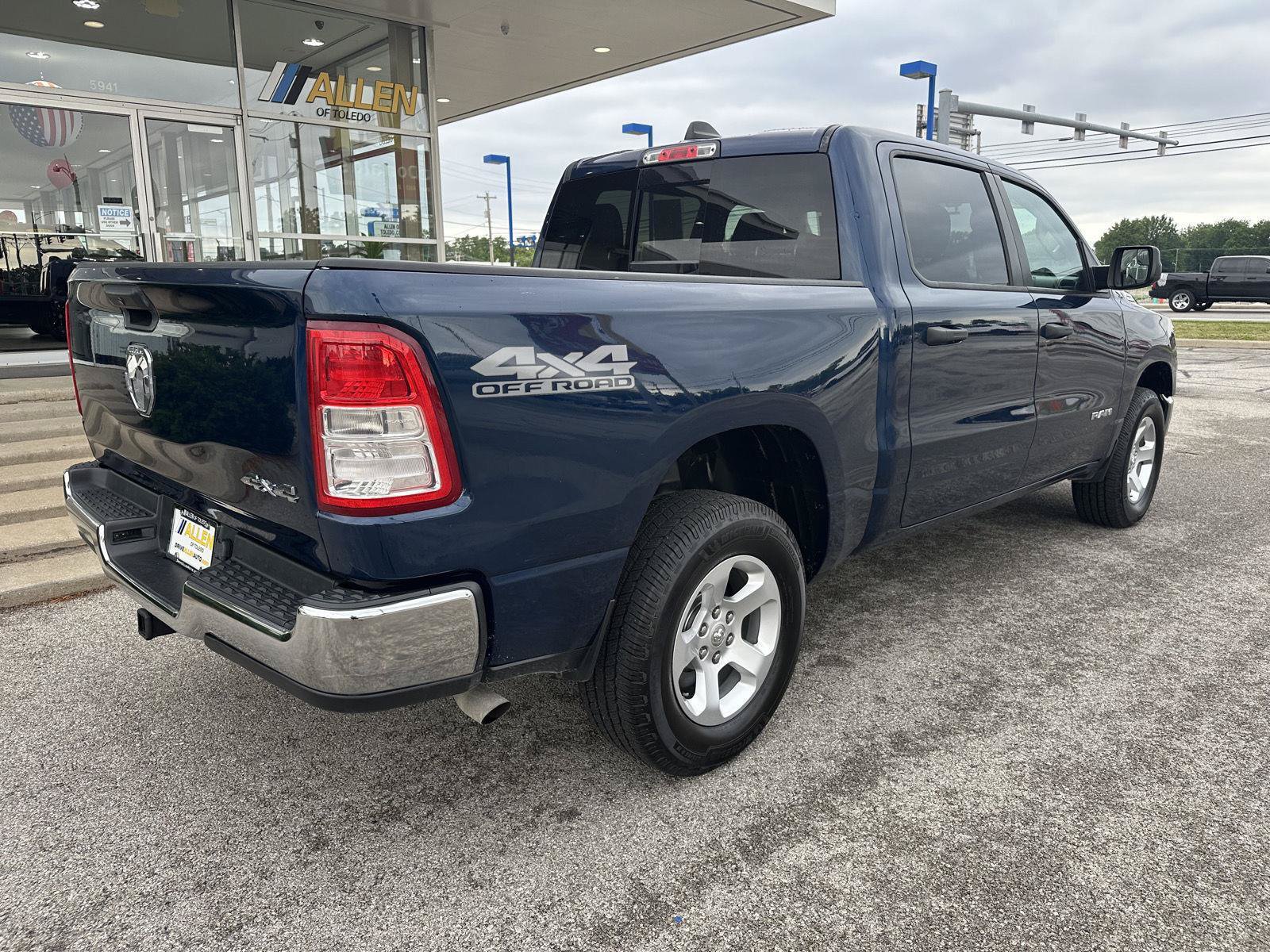 Used 2019 RAM 1500 Tradesman w/ SXT Appearance Group AWD/4WD image 12