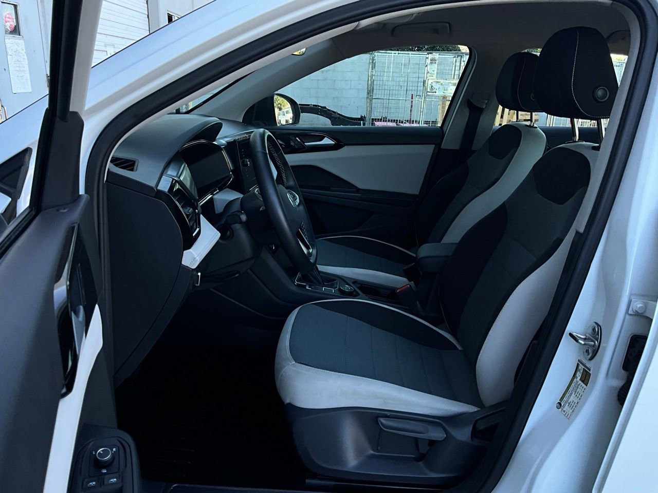 Used 2025 Volkswagen Taos S image 10