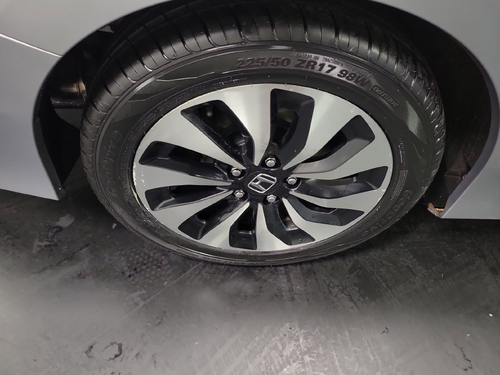 Used 2017 Honda Accord EX-L image 11