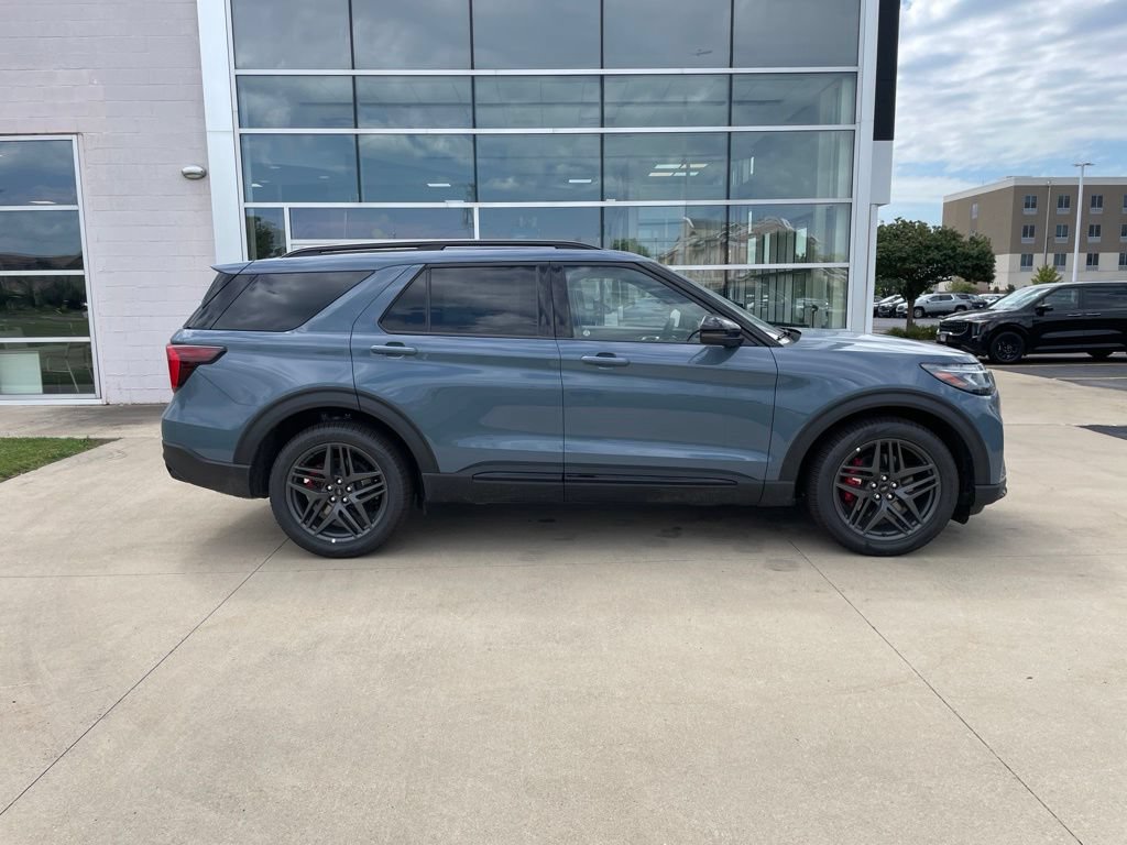 New 2026 Ford Explorer ST w/ Sun And Sound Package AWD/4WD image 4