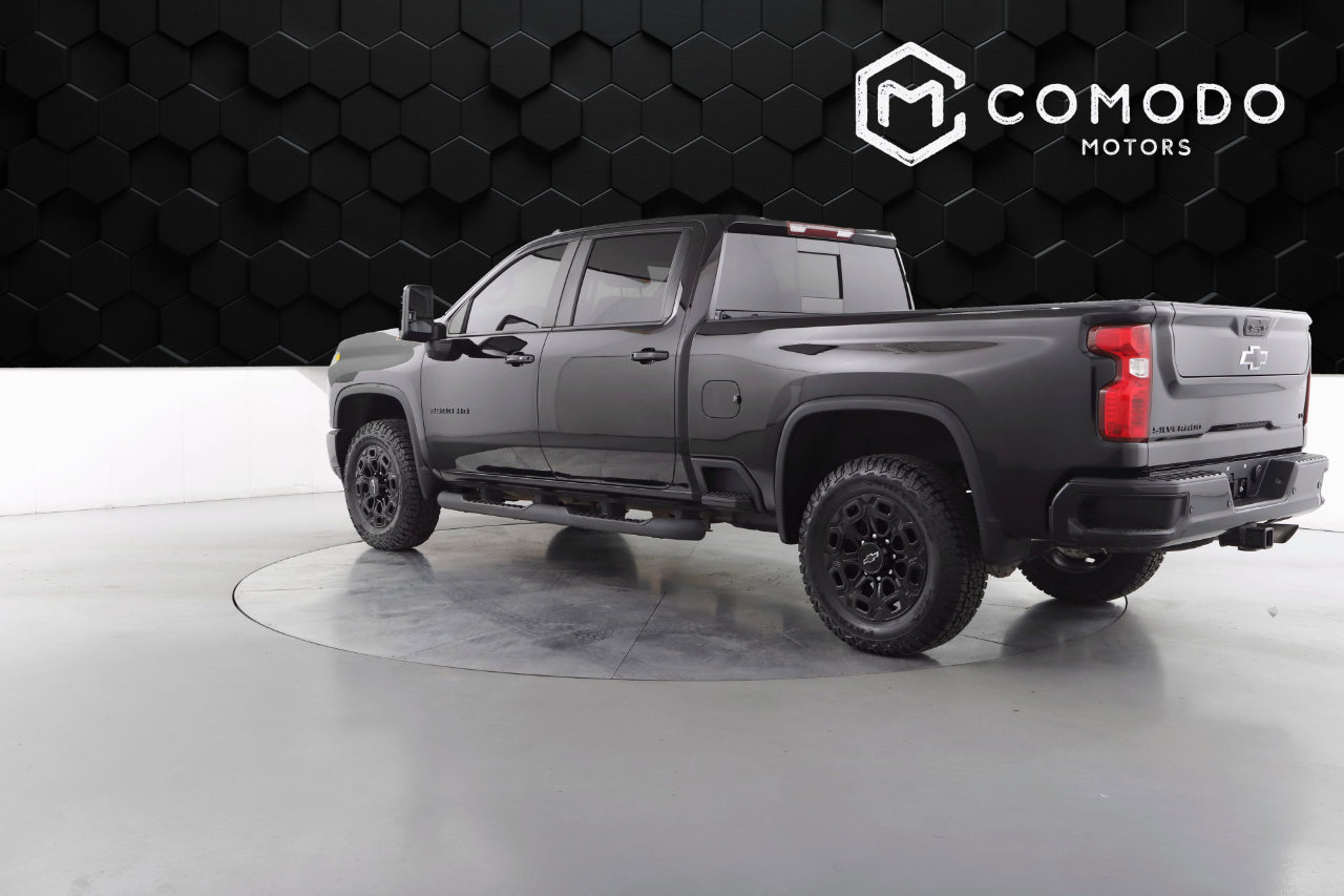 Used 2022 Chevrolet Silverado 2500 LT w/ Midnight Edition image 5