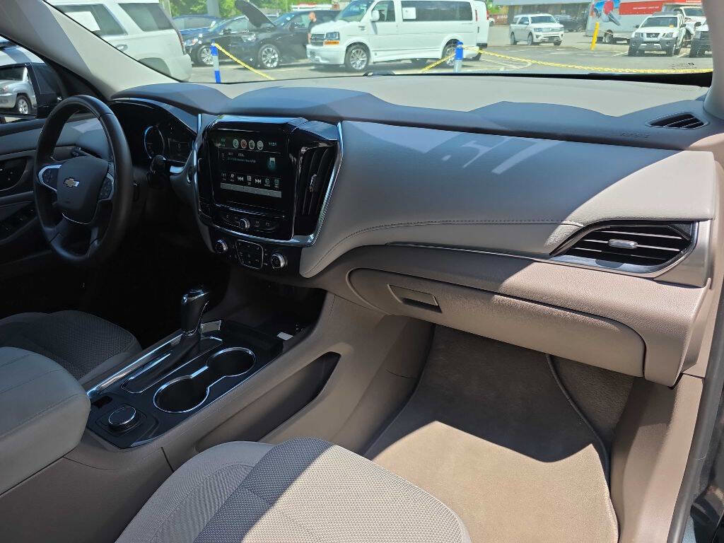 Used 2019 Chevrolet Traverse LT image 19
