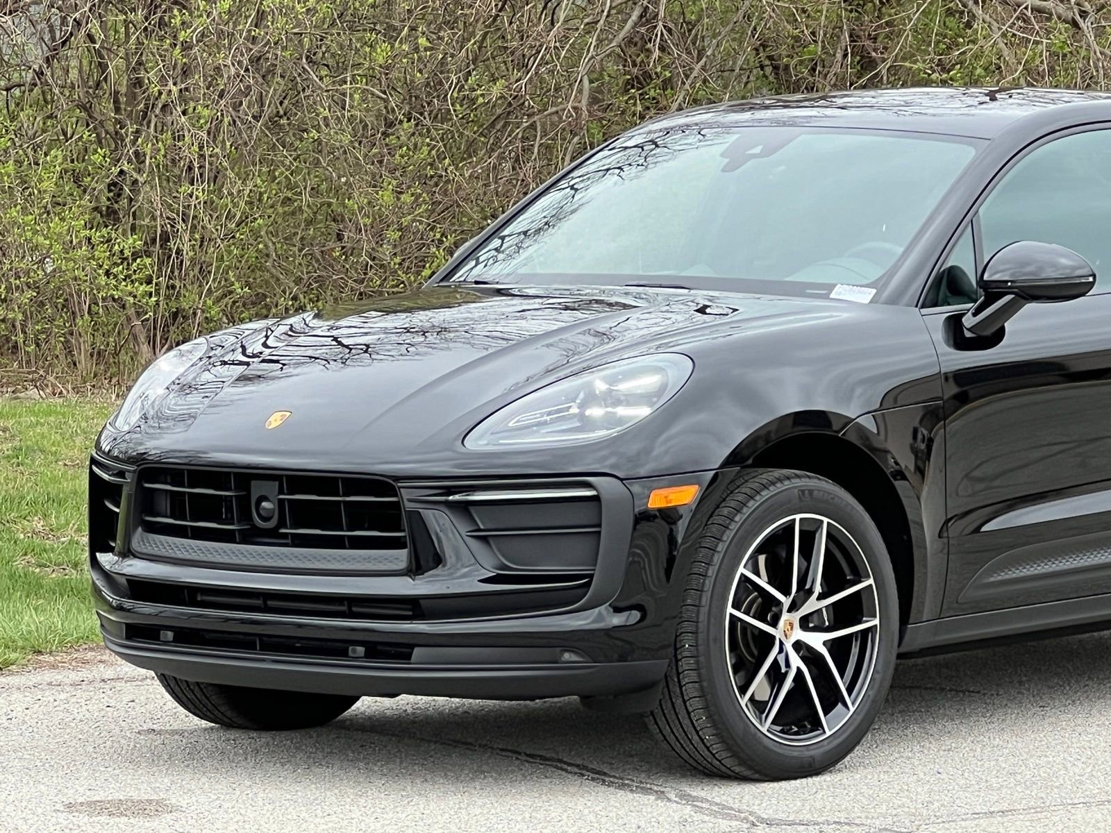 Certified 2025 Porsche Macan image 11