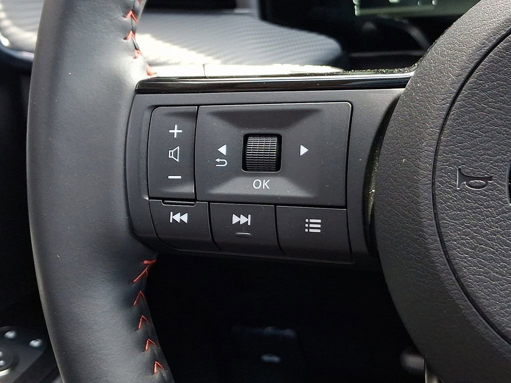 Used 2025 Nissan Kicks SR w/ SR Premium Package AWD/4WD image 22