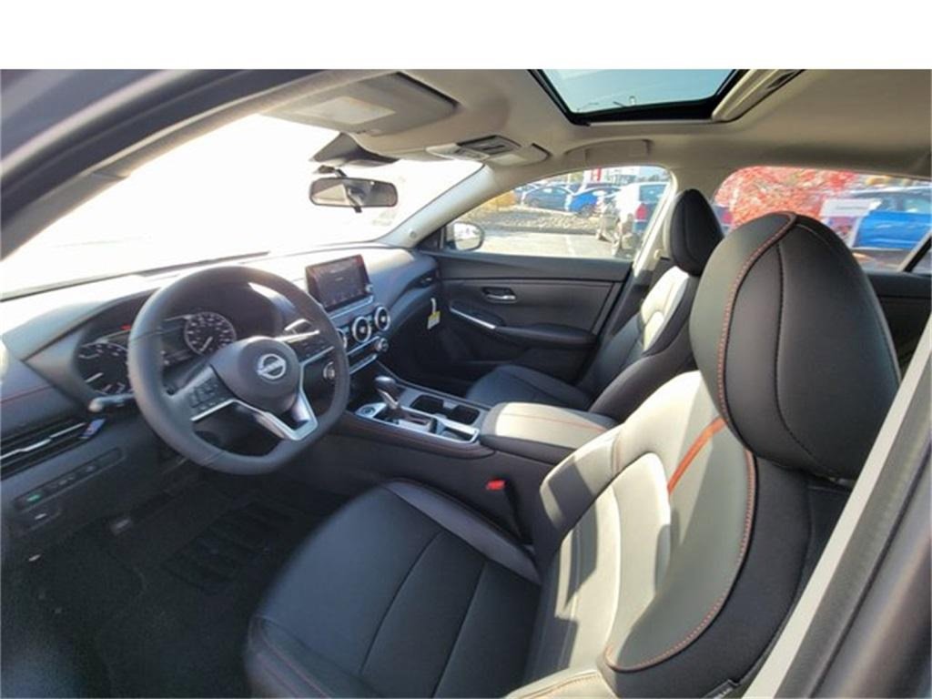 New 2025 Nissan Sentra SR w/ SR Premium Package image 18
