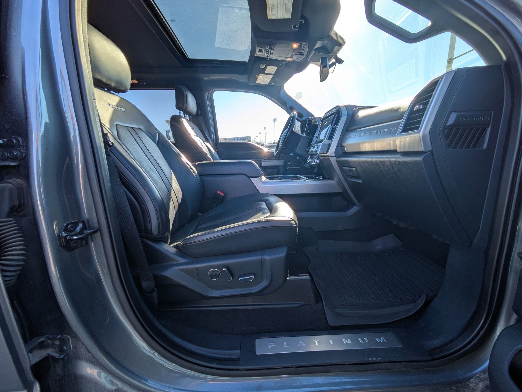 Used 2022 Ford F350 Platinum image 35