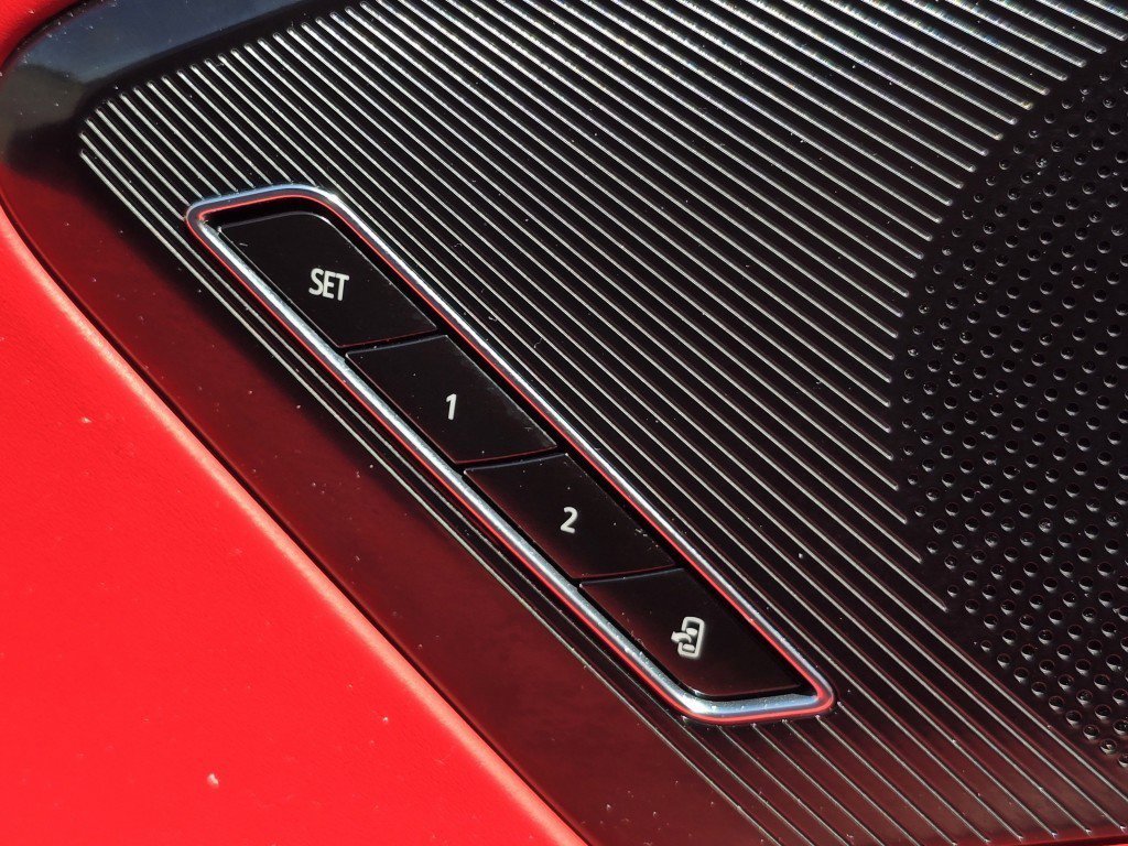 Used 2024 Chevrolet Corvette Stingray Premium Cpe w/ Z51 Performance Package RWD image 16