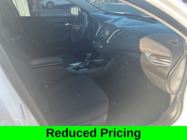 Used 2018 Chevrolet Malibu LT image 39