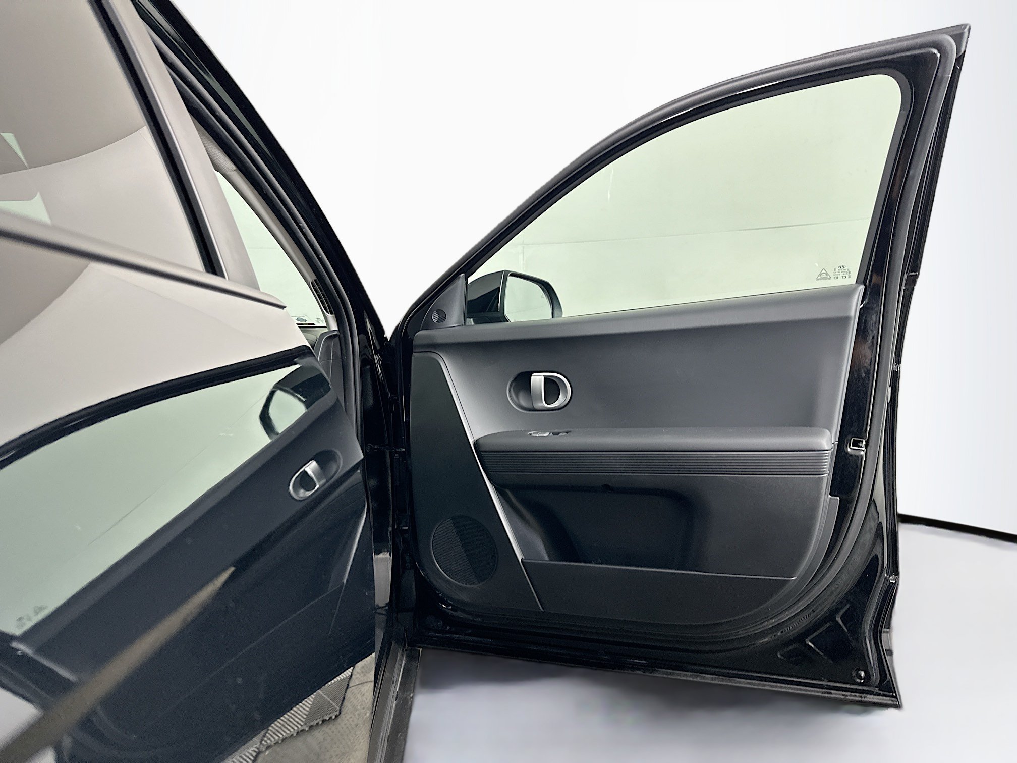 Used 2024 Hyundai Ioniq 5 SEL RWD image 32