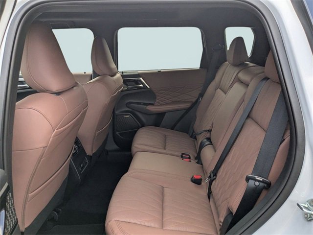 New 2025 Mitsubishi Outlander SEL image 13