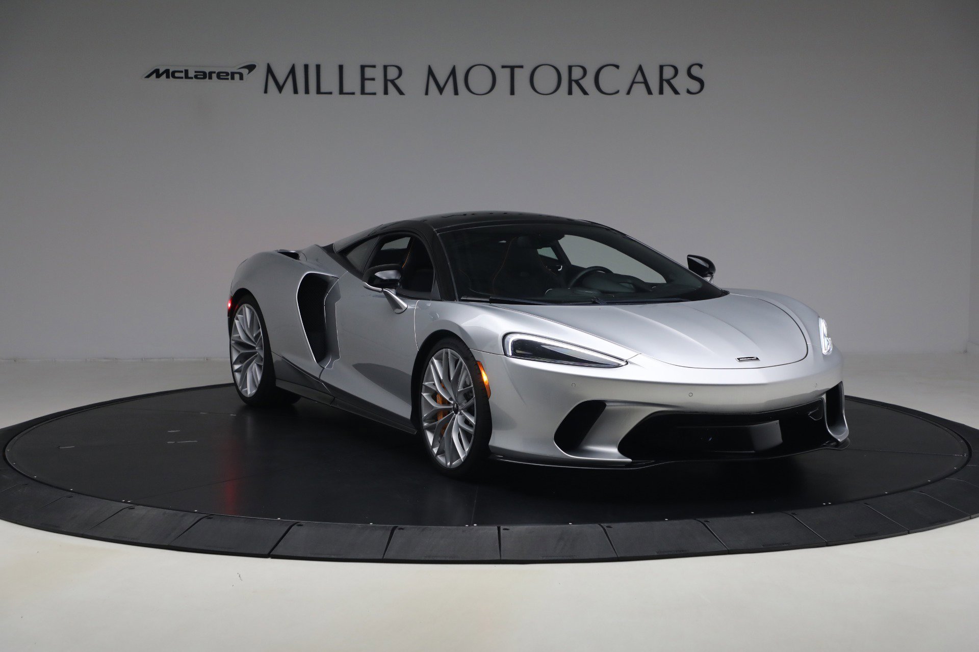 Used 2023 McLaren GT RWD image 12