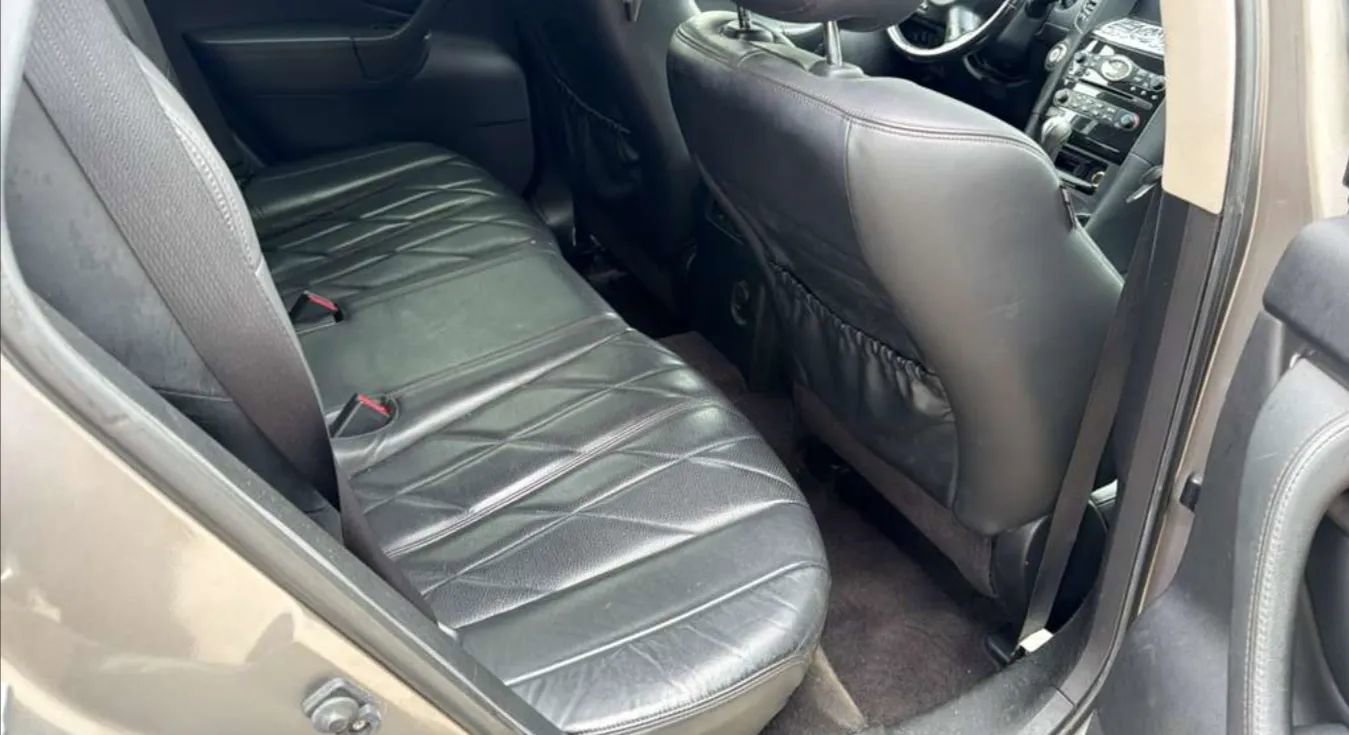 Used 2010 INFINITI FX35 AWD w/ Navigation Pkg image 4