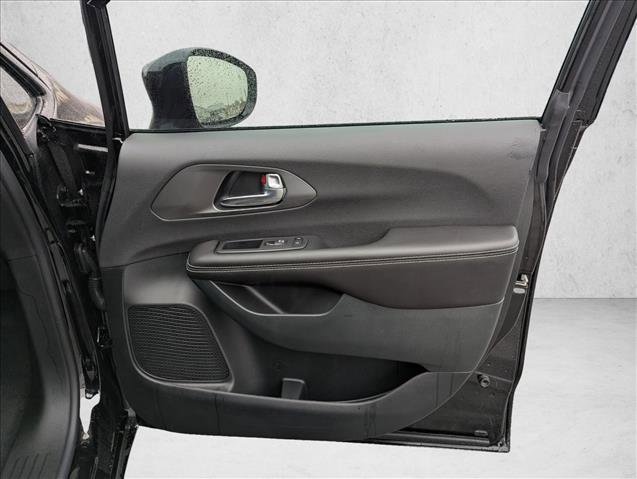 New 2026 Chrysler Pacifica Select w/ S Appearance Package image 25
