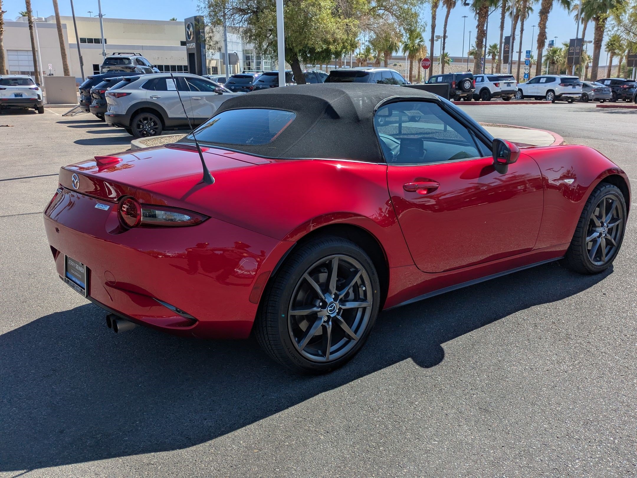 Used 2019 MAZDA MX-5 Miata Grand Touring RWD image 5
