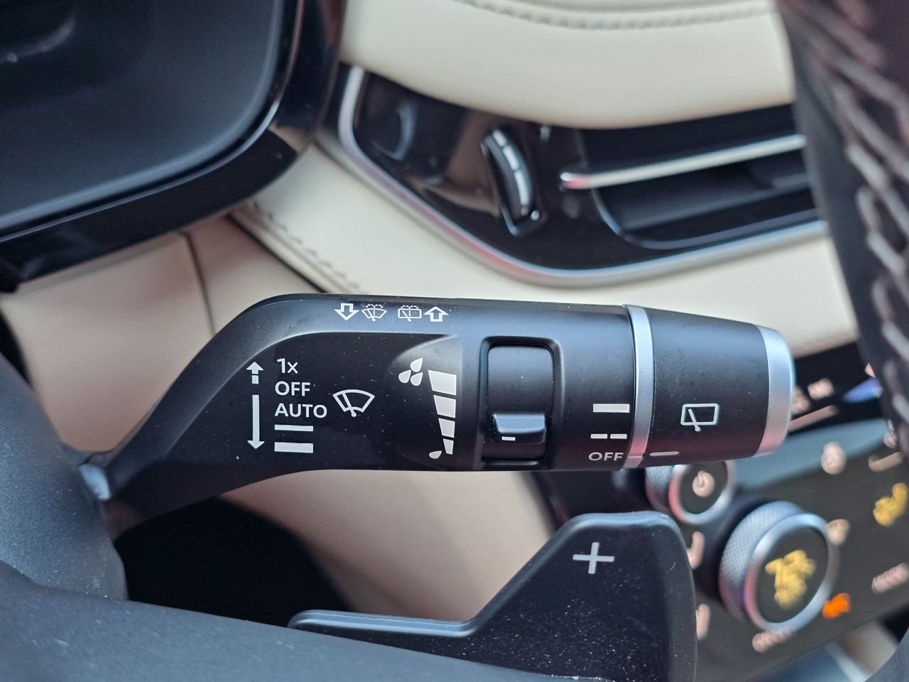Used 2025 INFINITI QX60 Sensory w/ Vision Package AWD/4WD image 29