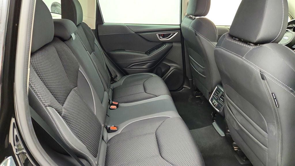 Used 2022 Subaru Forester Premium AWD/4WD image 23