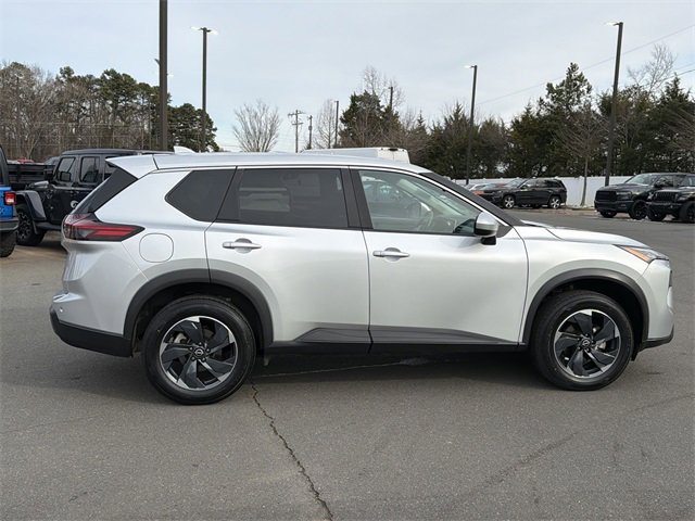 Used 2024 Nissan Rogue SV image 13