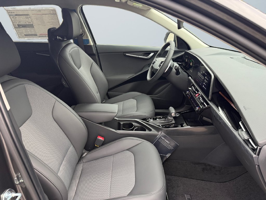 New 2026 Kia Niro EX FWD image 15
