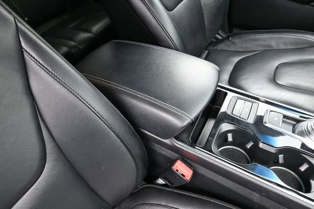Used 2020 Ford Edge Titanium FWD image 38